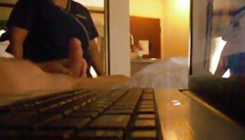 Family Strokes - El chico del ejército se encuentra con la madrastra tetona