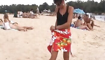 Nena caliente está dando una paja