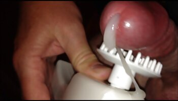 La gorda adolescente Sapphire Rose hace rebotar su gran botín en una polla madura