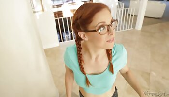 Exxxtra Small - Niña con grandes responsabilidades