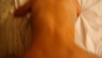 Caliente Zoey obtiene coño frotado por caliente Scarlett