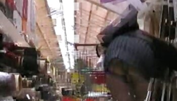 La cachonda salvaje Stoni Ray se folla el coño
