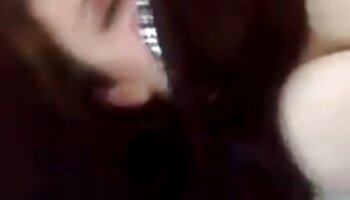 Adolescente latina caliente prueba una polla negra
