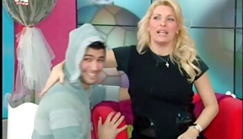 MILF roja cachonda se quita el polvo