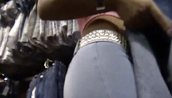 Hot latina babe está lista para la cogida anal